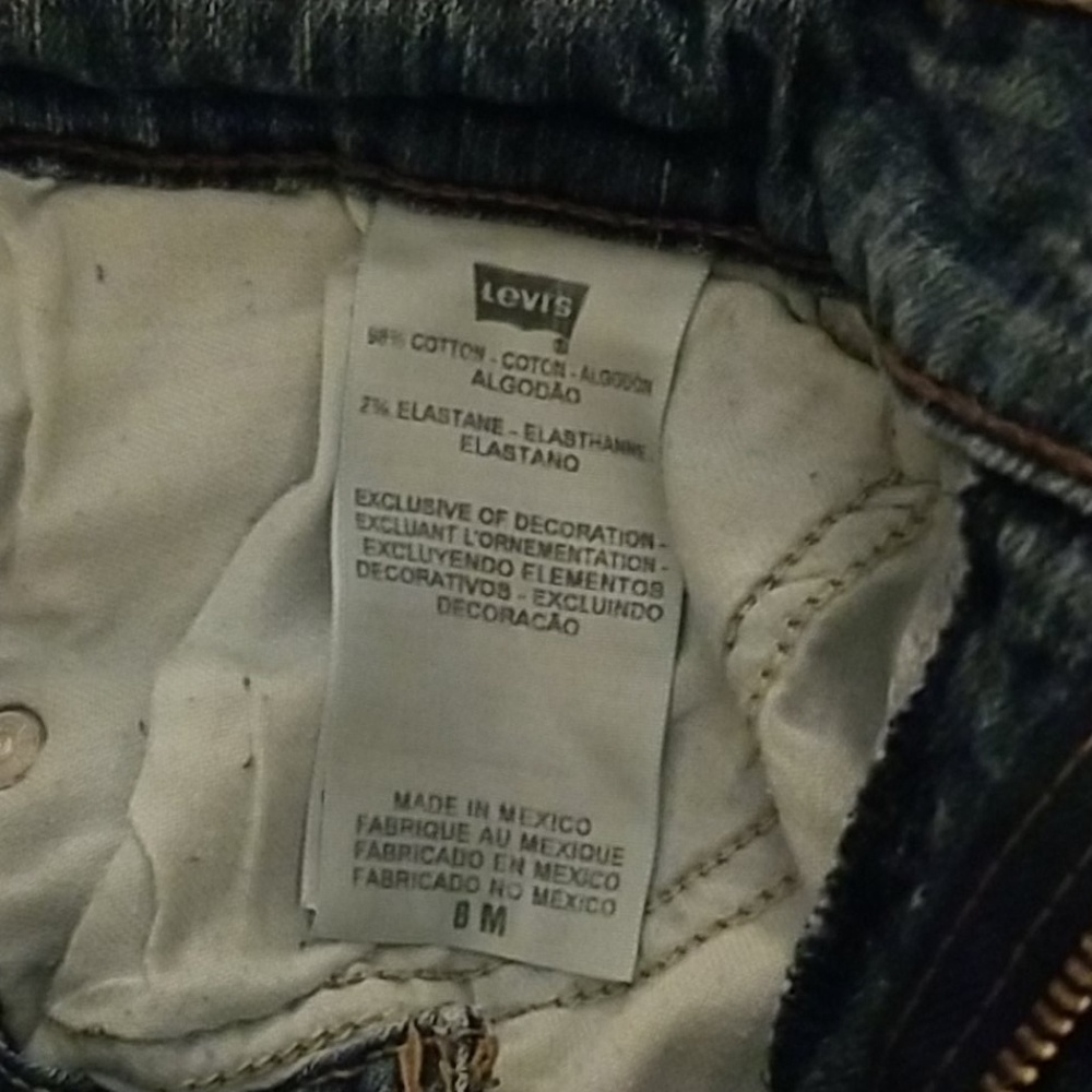 Levi's - Picture 4 of 5